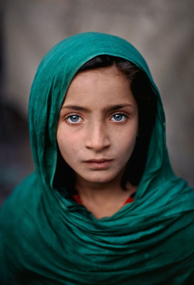girl with green shawl steve mccurry
