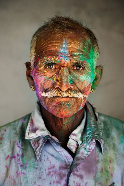 man covered in powder steve mccurry