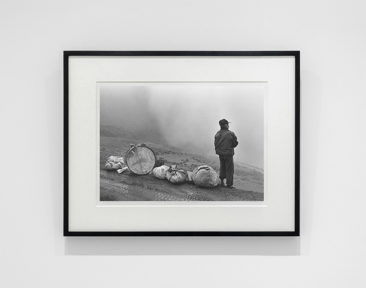 Flor Garduño, 'Musico en la Nada, Bolivia, 1990'